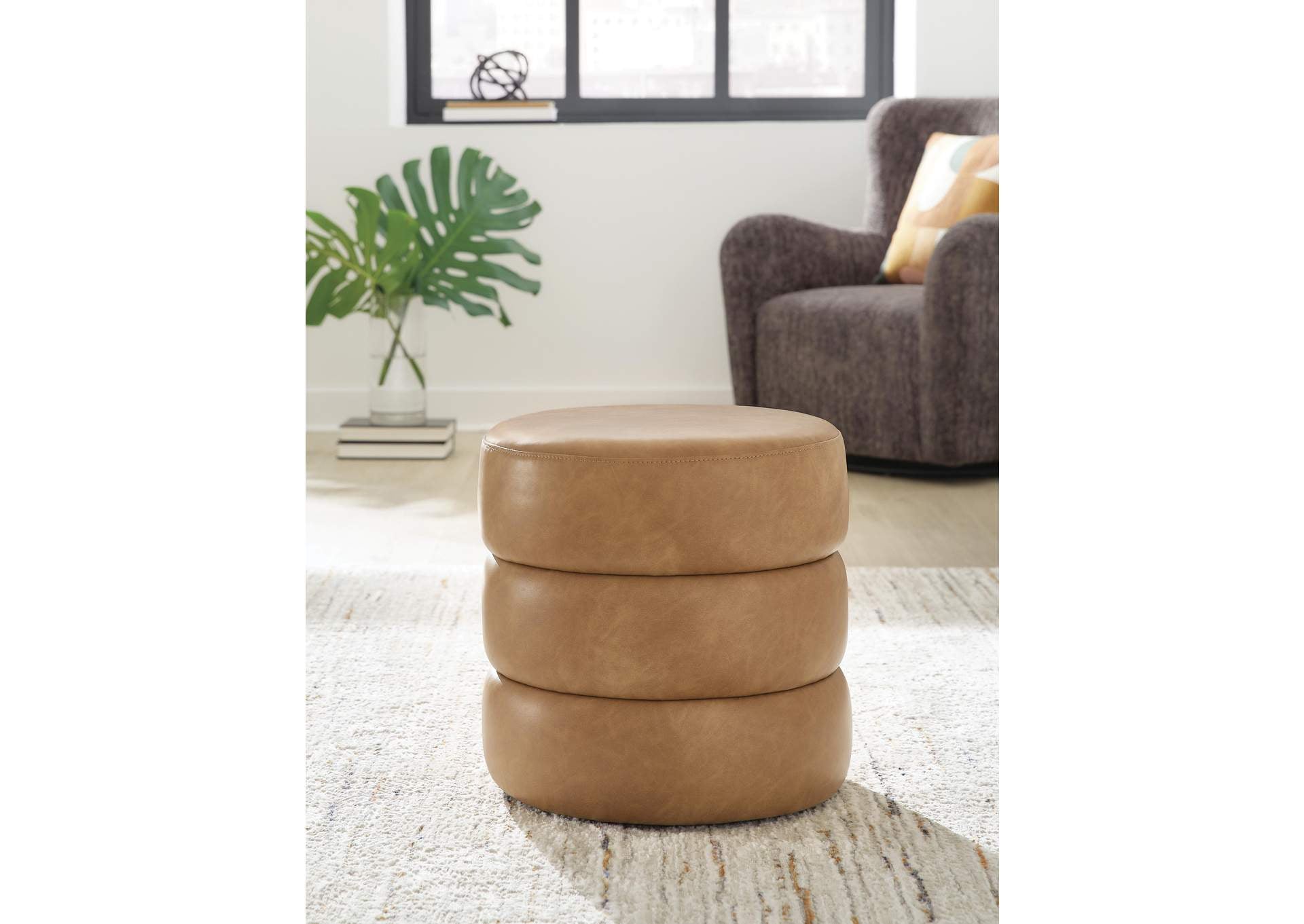 Ummi Swivel Accent Ottoman