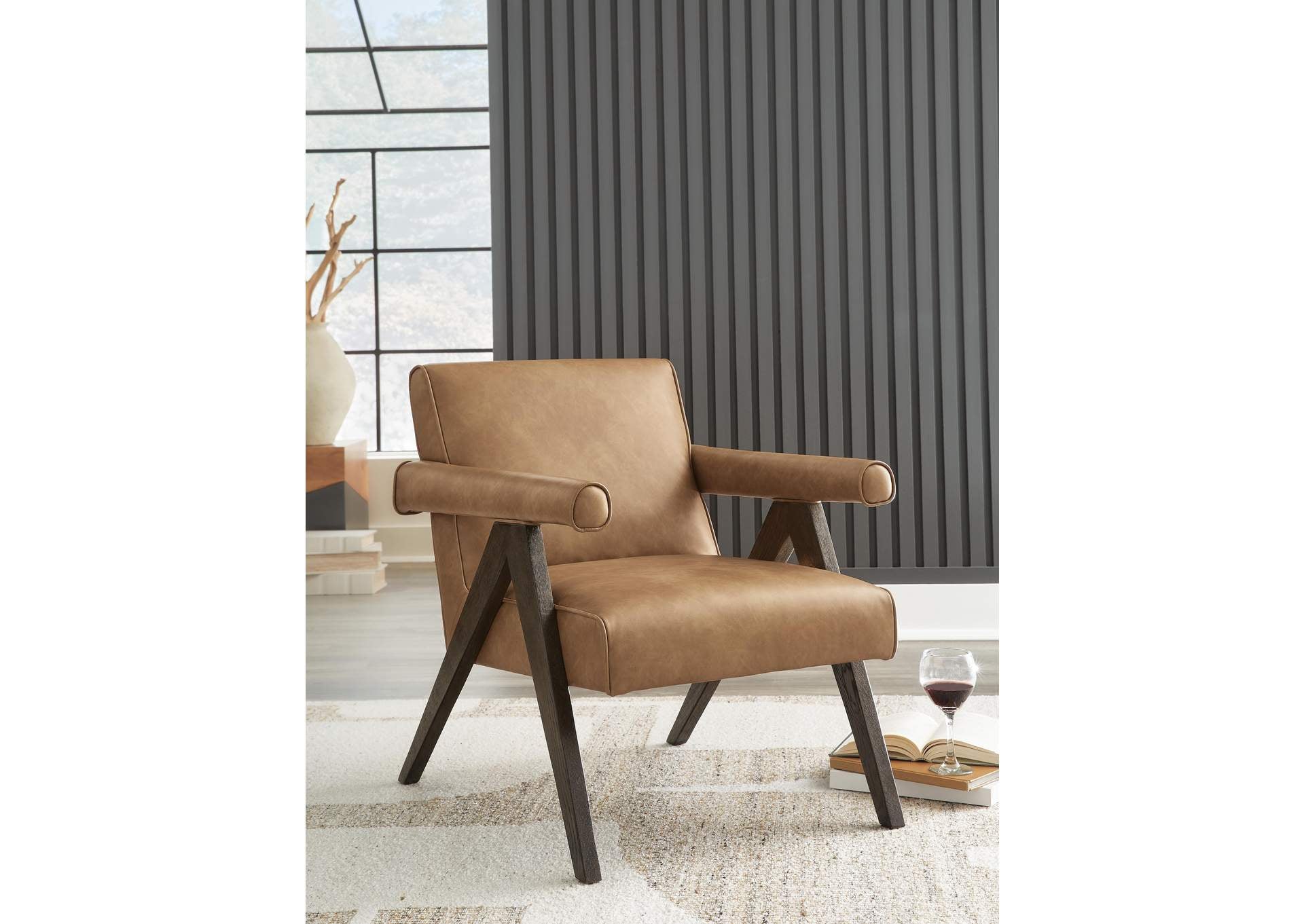 Goda Accent Chair