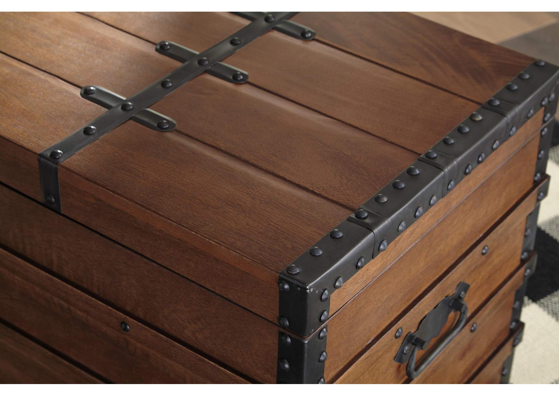 Kettleby Storage Trunk detail