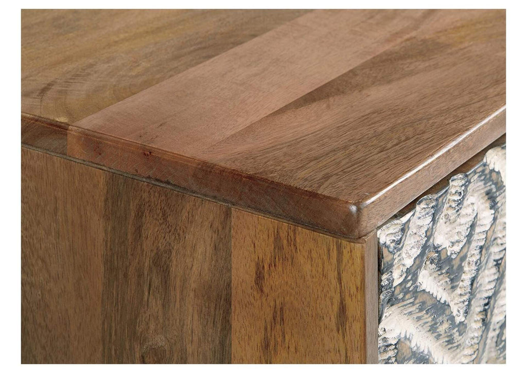 Kerrings Accent Cabinet detail