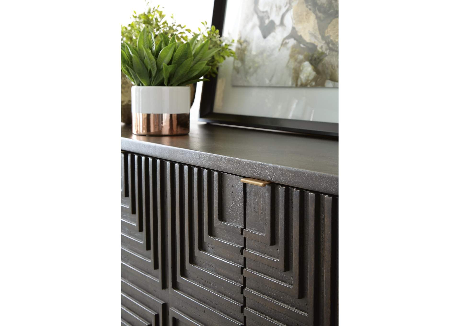 Elinmore Accent Cabinet detail