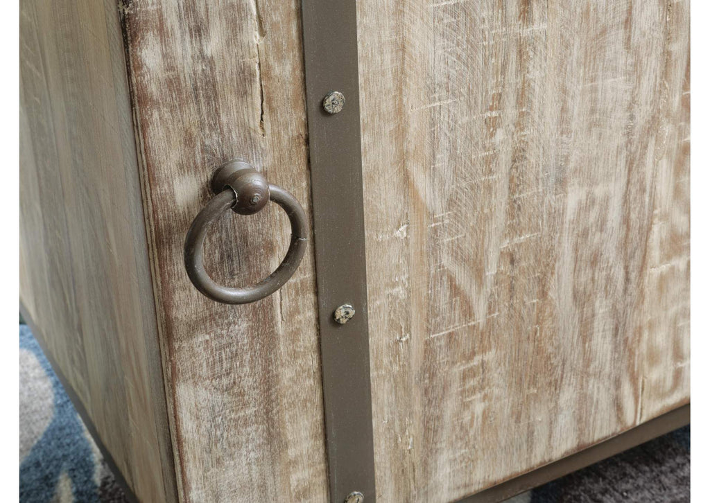 Laddford Accent Cabinet detail