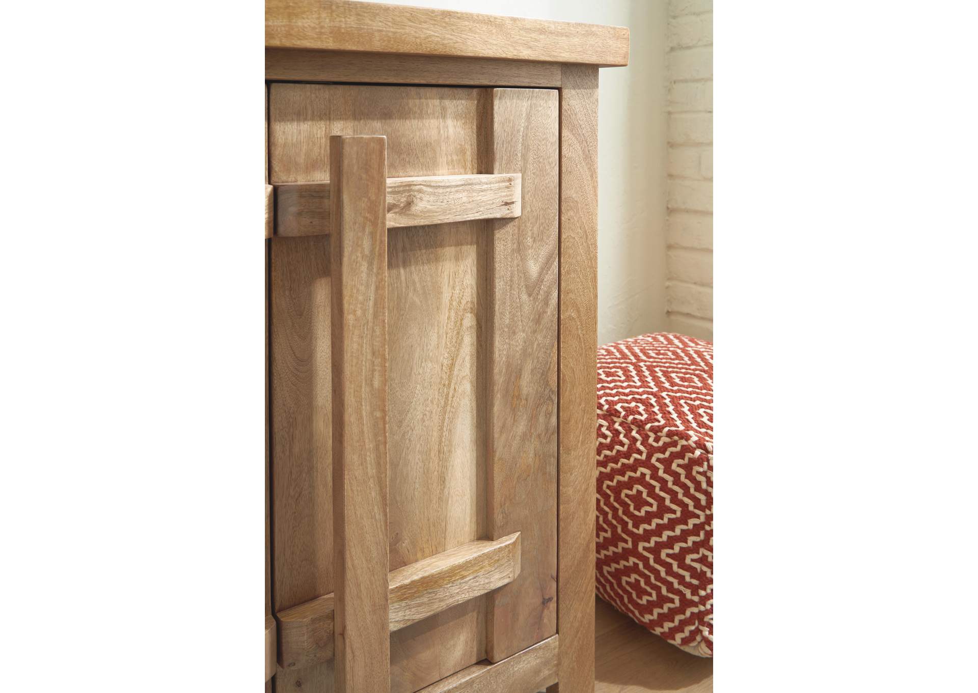 Dresor Accent Cabinet detail