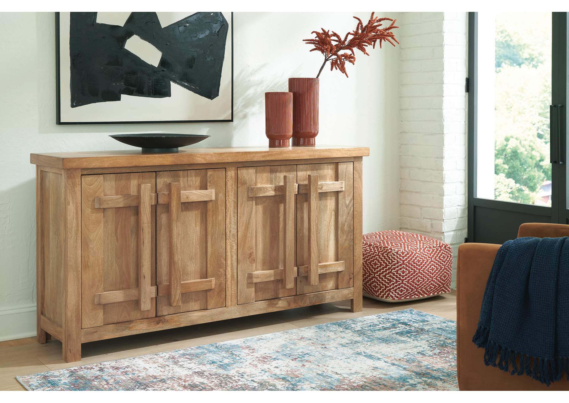 Dresor Accent Cabinet