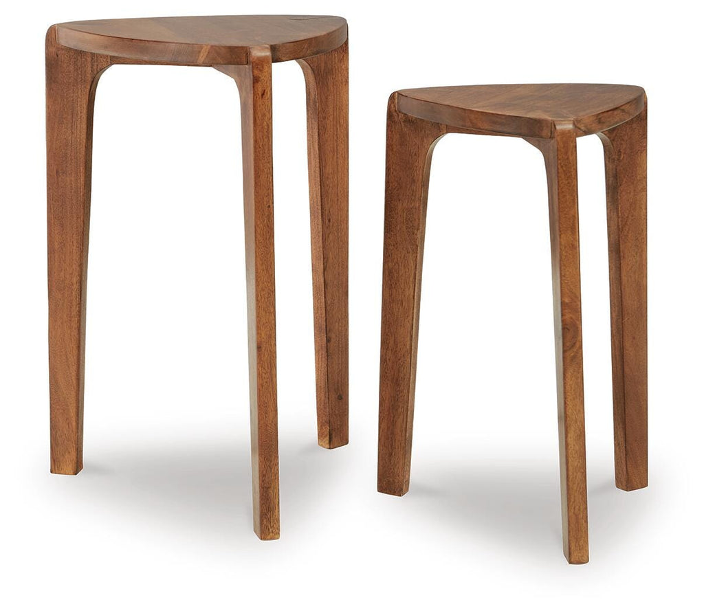 Brynnleigh Accent Table (Set of 2) in Medium Brown, angle view