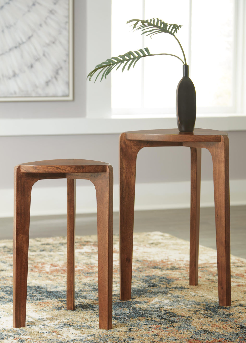 Brynnleigh Accent Table (Set of 2) in Medium Brown, alternate view 3