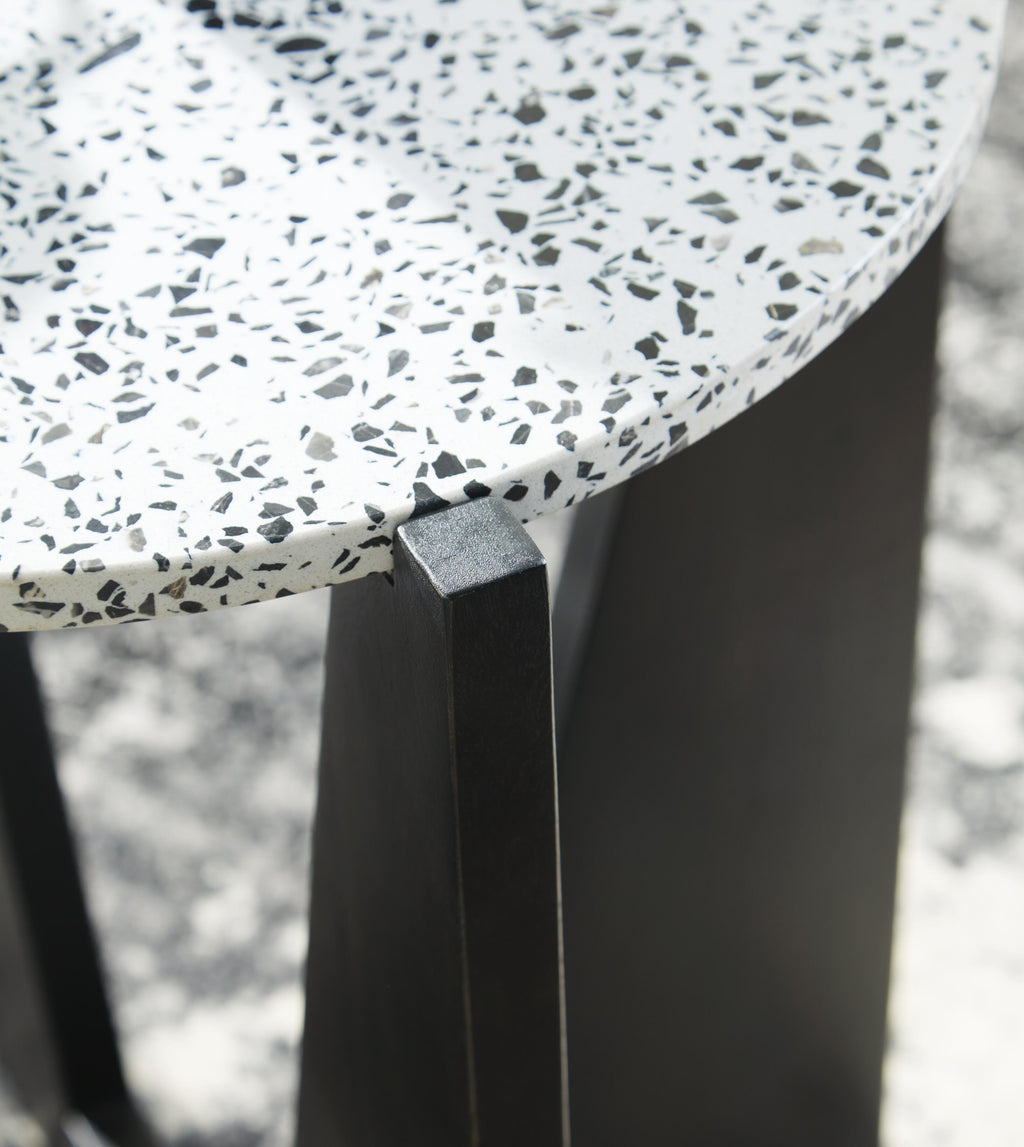 Tellrich Accent Table in Black/White, detail view