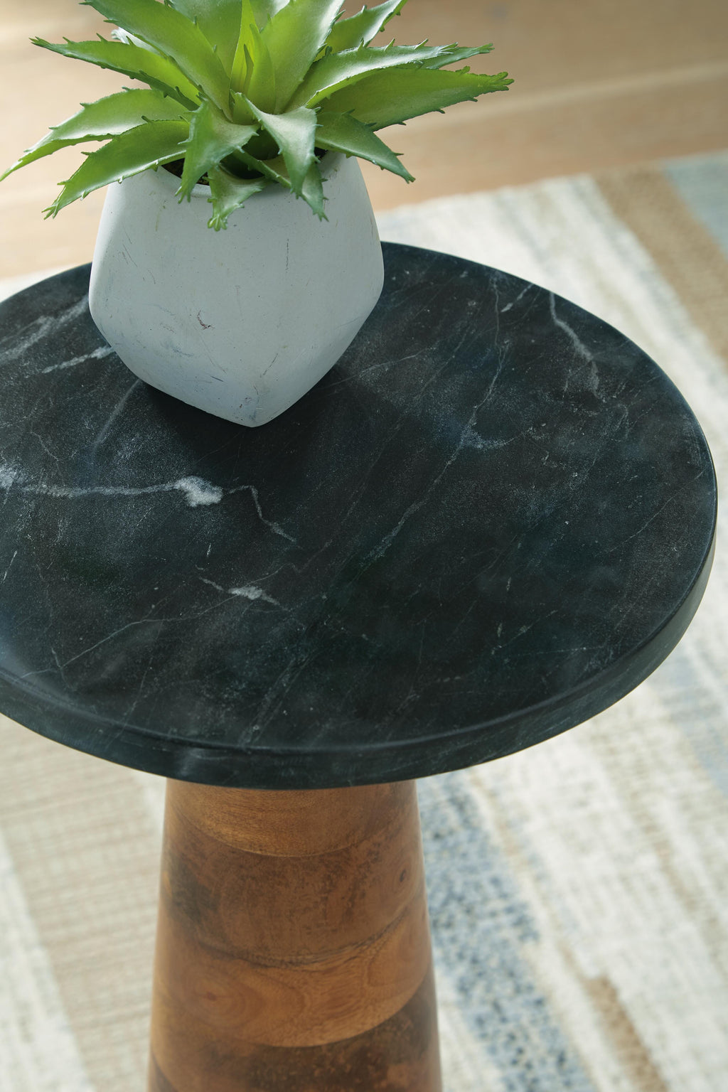 Quinndon Accent Table in Brown/Black, detail view