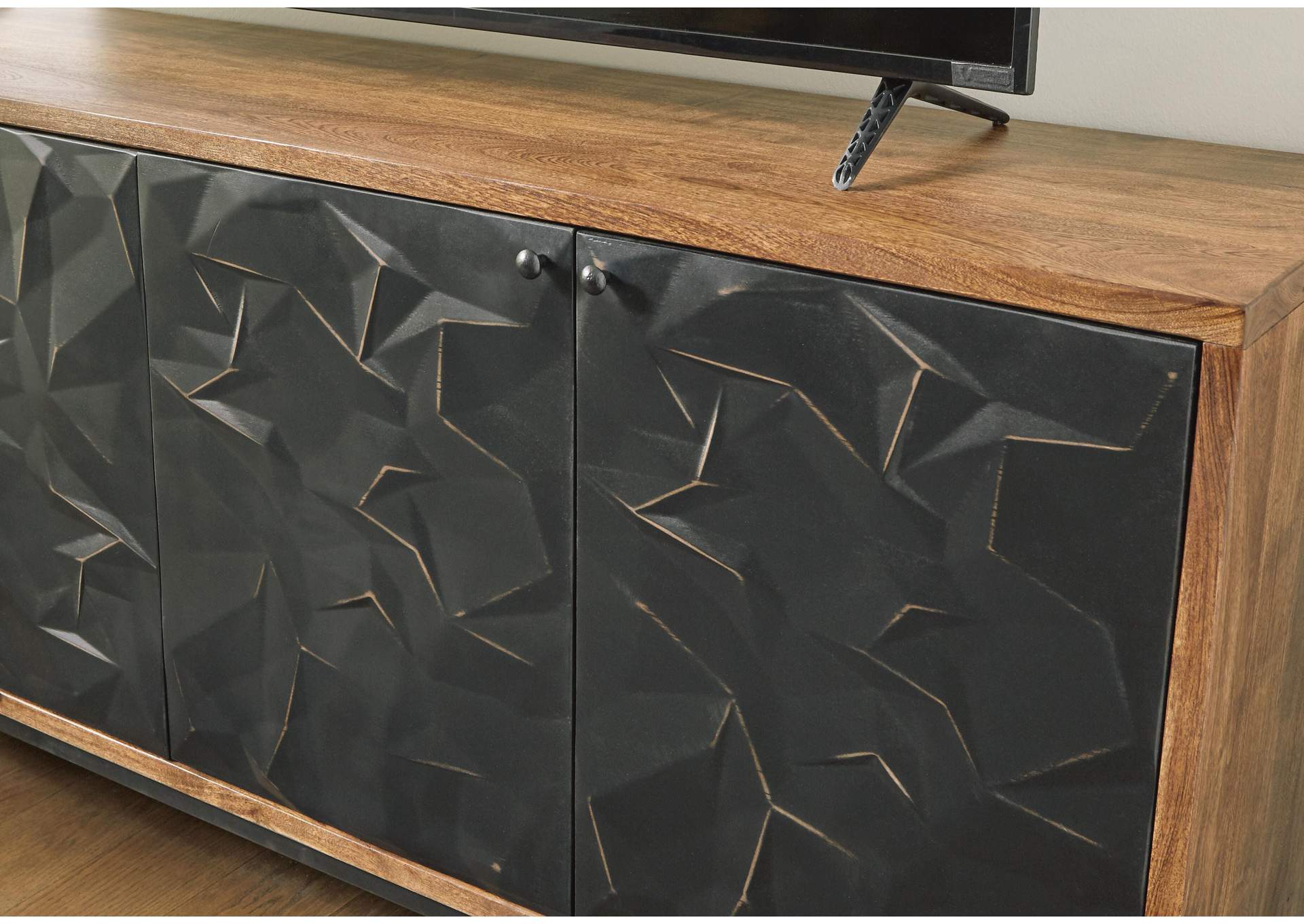 Dorannby Accent Cabinet detail