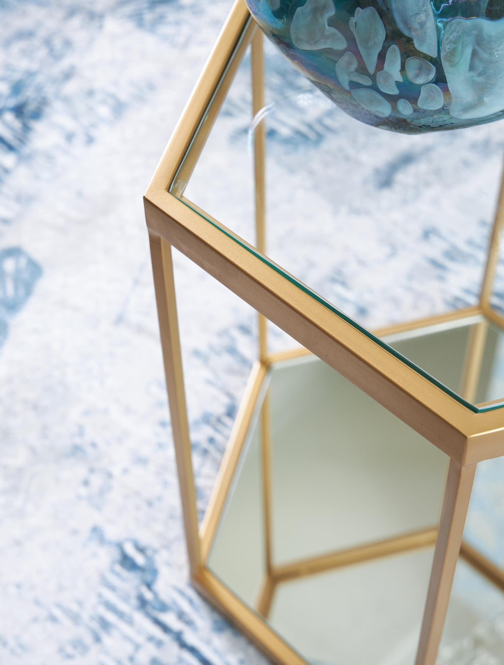 Veerwick Accent Coffee Table in Gold Finish, detail view