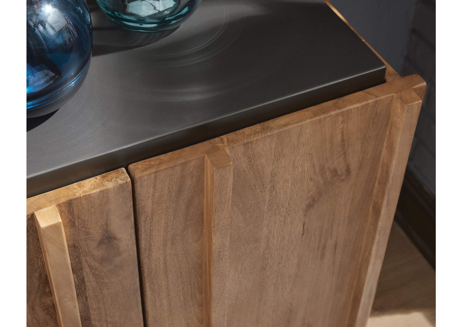 Quintavious Accent Cabinet detail