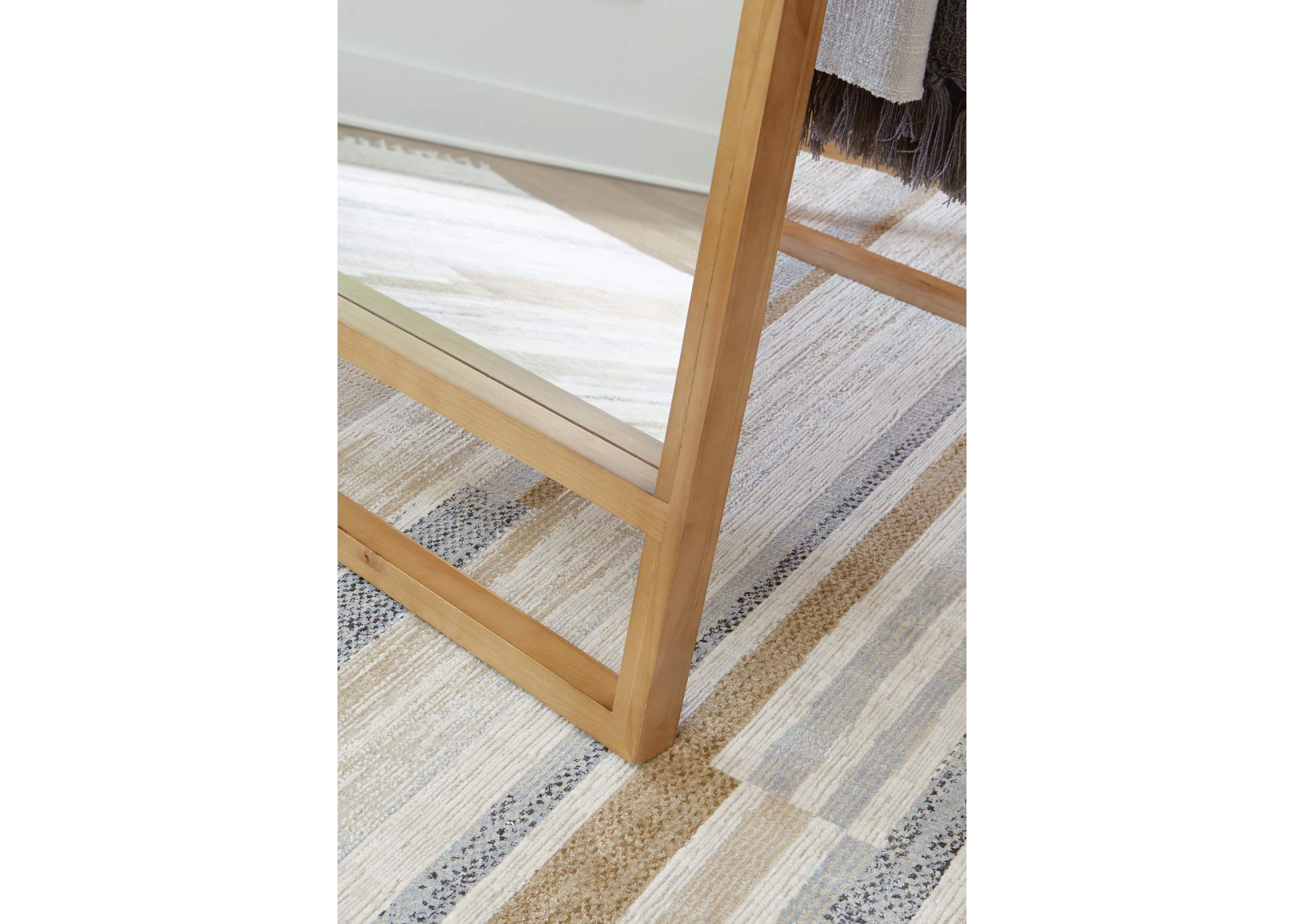 Devford Floor Mirror detail