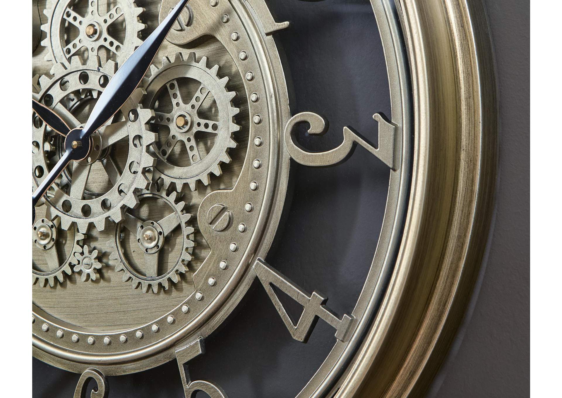 Gilover Wall Clock detail