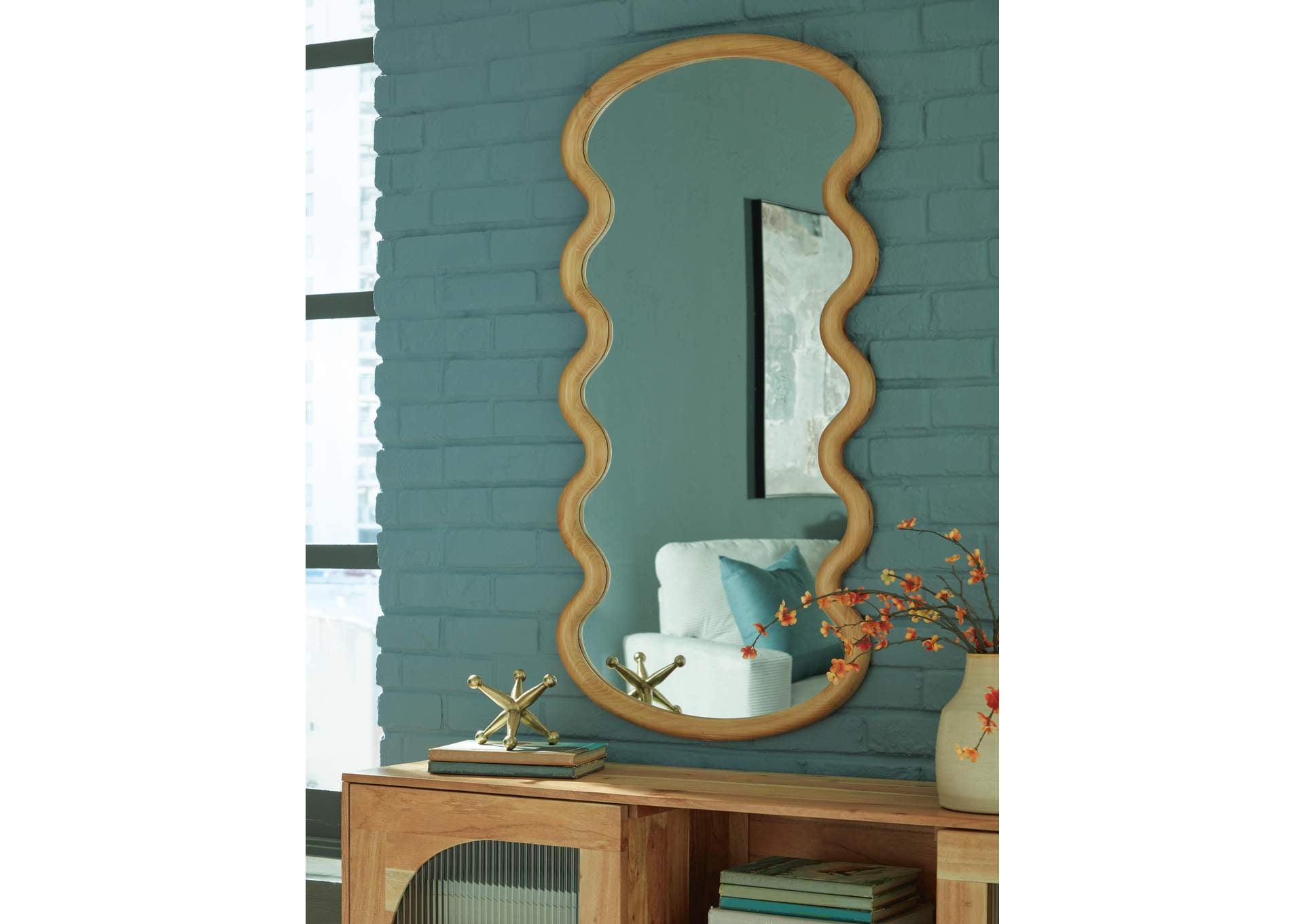 Serendis Accent Mirror