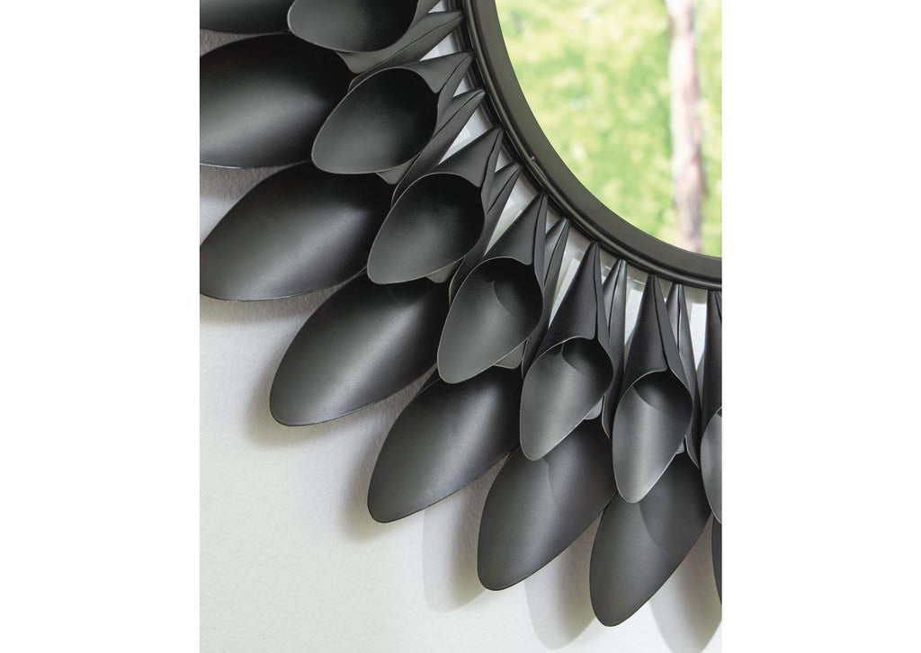 Ryenmour Accent Mirror detail