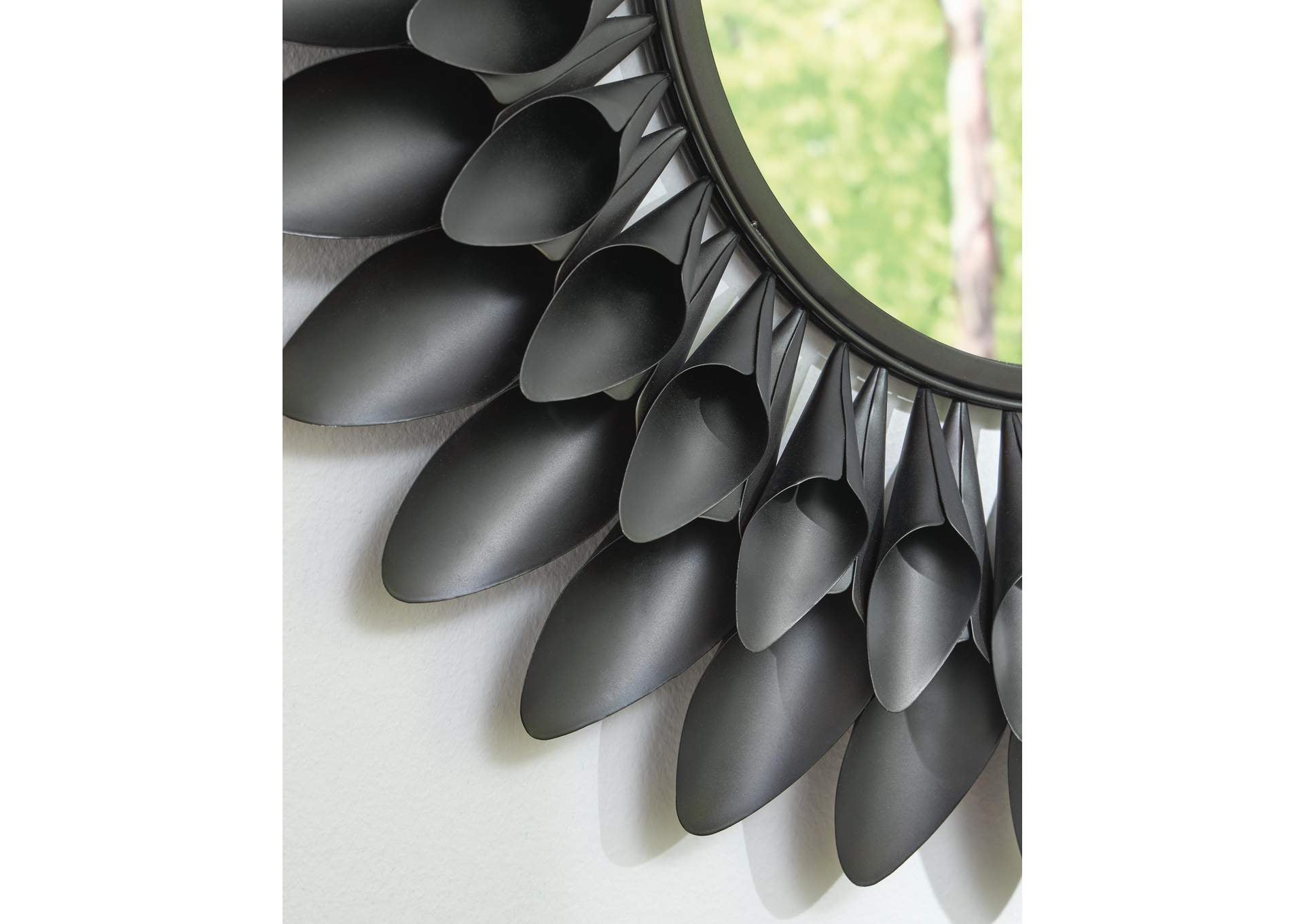 Ryenmour Accent Mirror detail