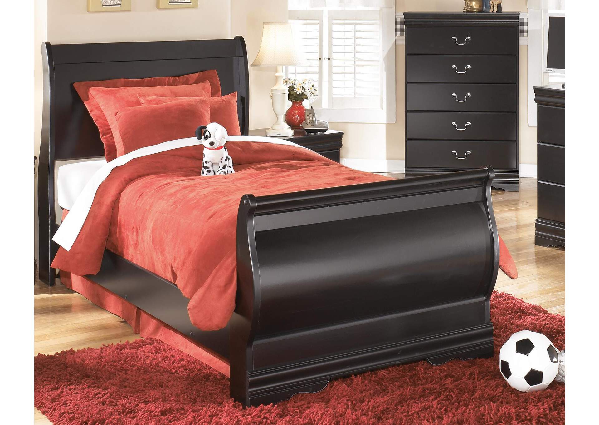 Huey Vineyard Twin Sleigh Bed room view