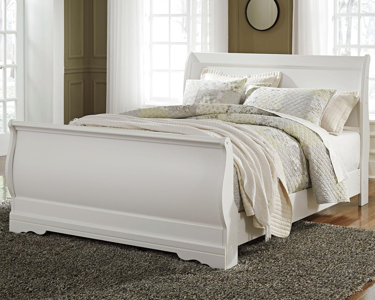 Anarasia Queen Sleigh Bed in White, lifestyle view