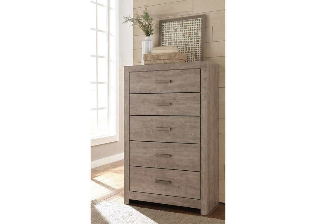 Culverbach Full Panel Bed with Mirrored Dresser, Chest and Nightstand