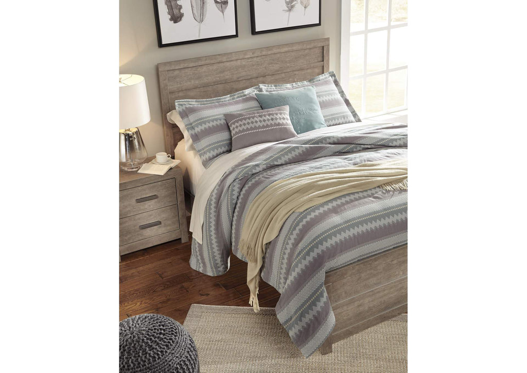 Culverbach Queen Panel Bed and Nightstand