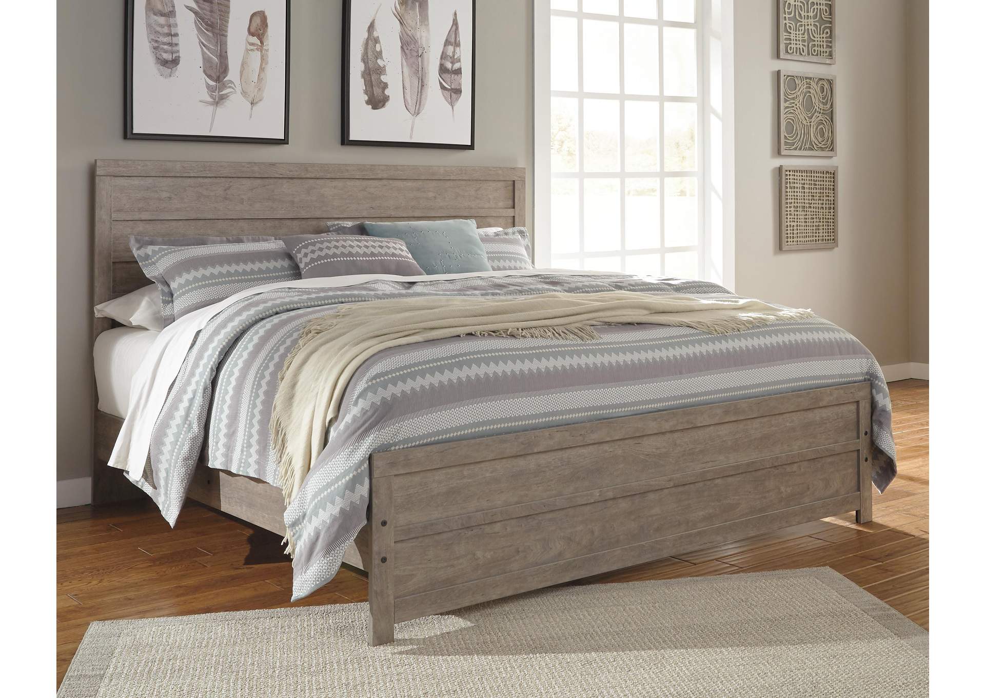 Culverbach King Panel Bed with Mirrored Dresser, Chest and 2 Nightstands room view