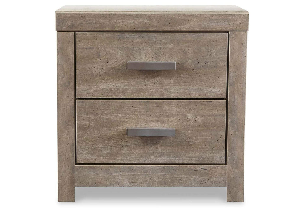 Culverbach Queen Panel Bed with Mirrored Dresser, Chest and 2 Nightstands
