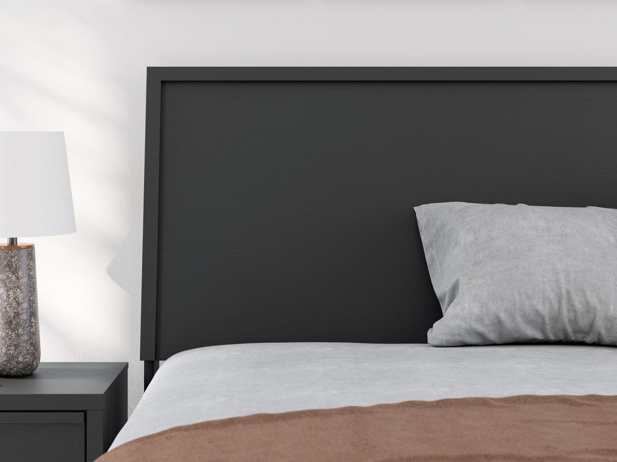 Danziar Full Panel Bed in Black, detail view