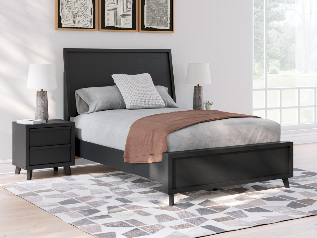 Danziar Full Panel Bed in Black, alternate view 2