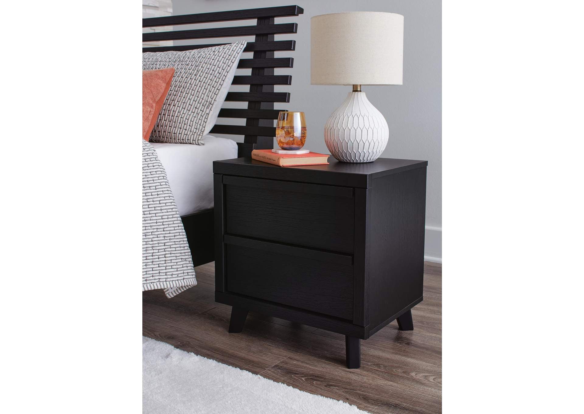 Danziar Queen Panel Bed, Dresser, Mirror, Chest and 2 Nightstands