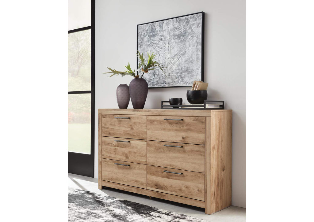 Hyanna Dresser