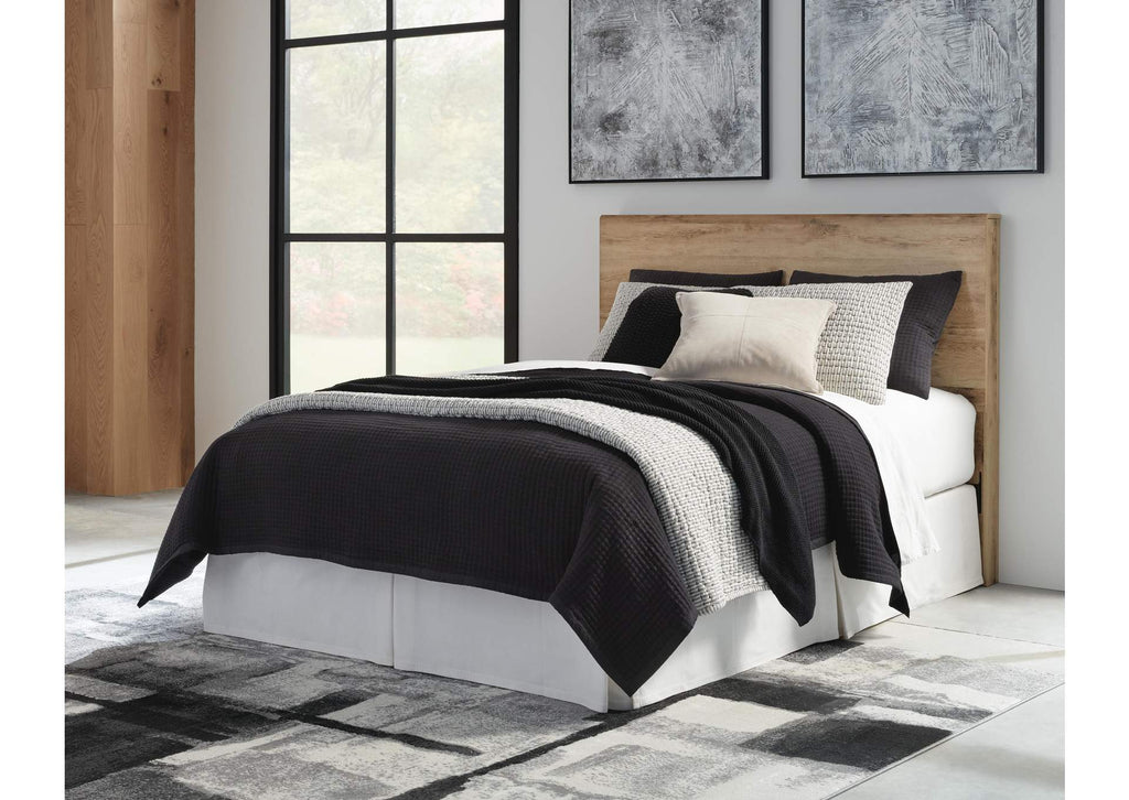 Hyanna Queen Panel Headboard with Mirrored Dresser and Chest
