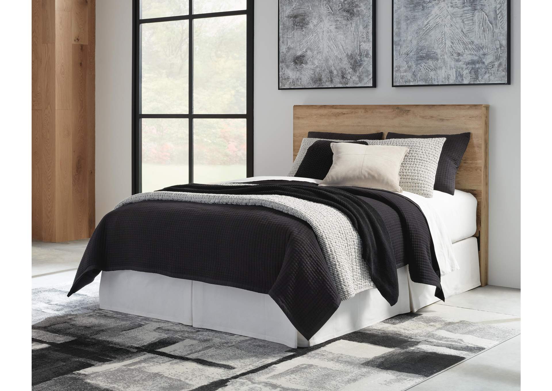 Hyanna Queen Panel Headboard with Mirrored Dresser and 2 Nightstands