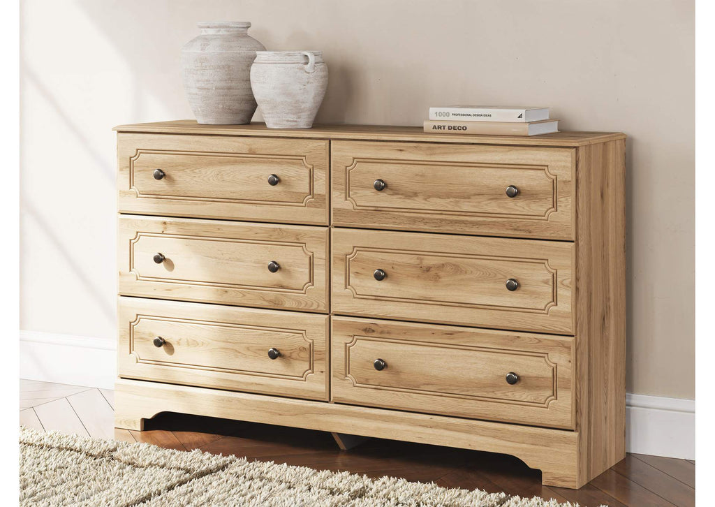 Galletyn Queen Panel Bed with Dresser and Nightstand