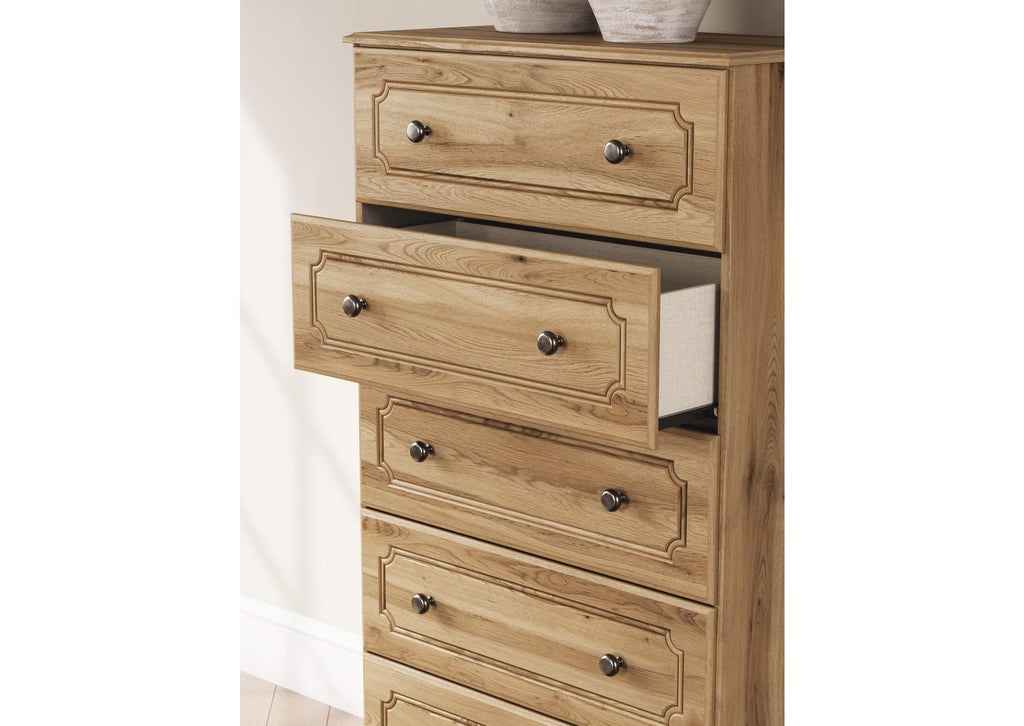 Galletyn Full Panel Bed with Chest and Nightstand detail