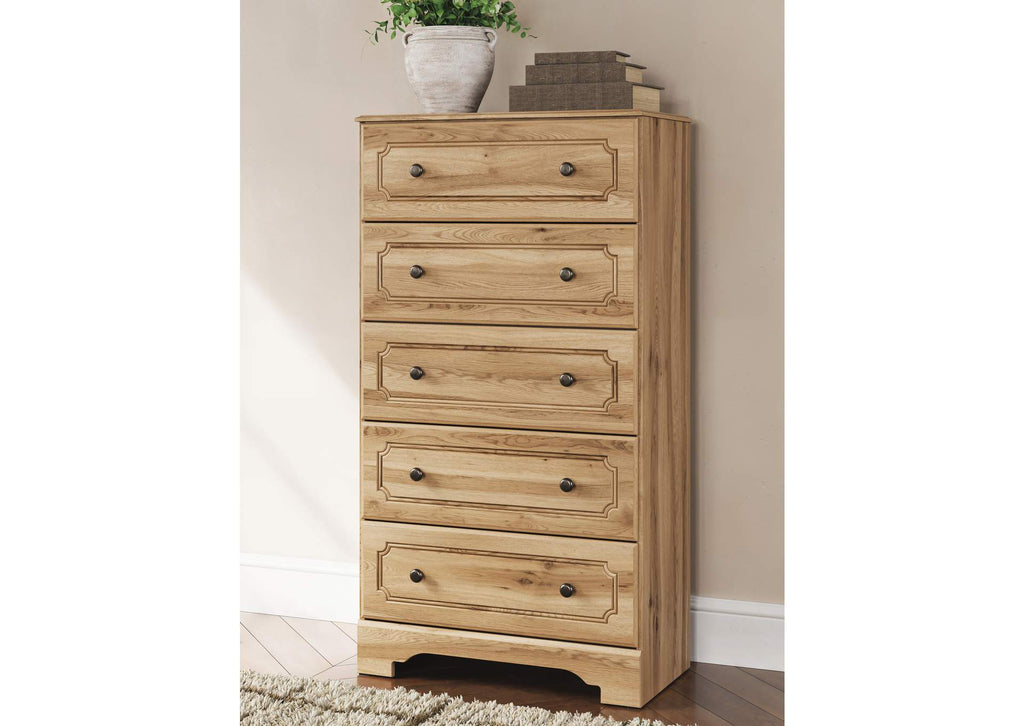 Galletyn Full Panel Bed with Dresser and Chest