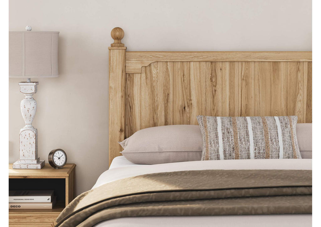Galletyn Queen Panel Bed with Dresser detail