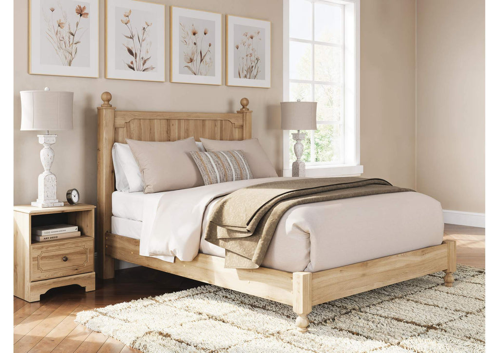 Galletyn Queen Panel Bed with Mirrored Dresser and Nightstand