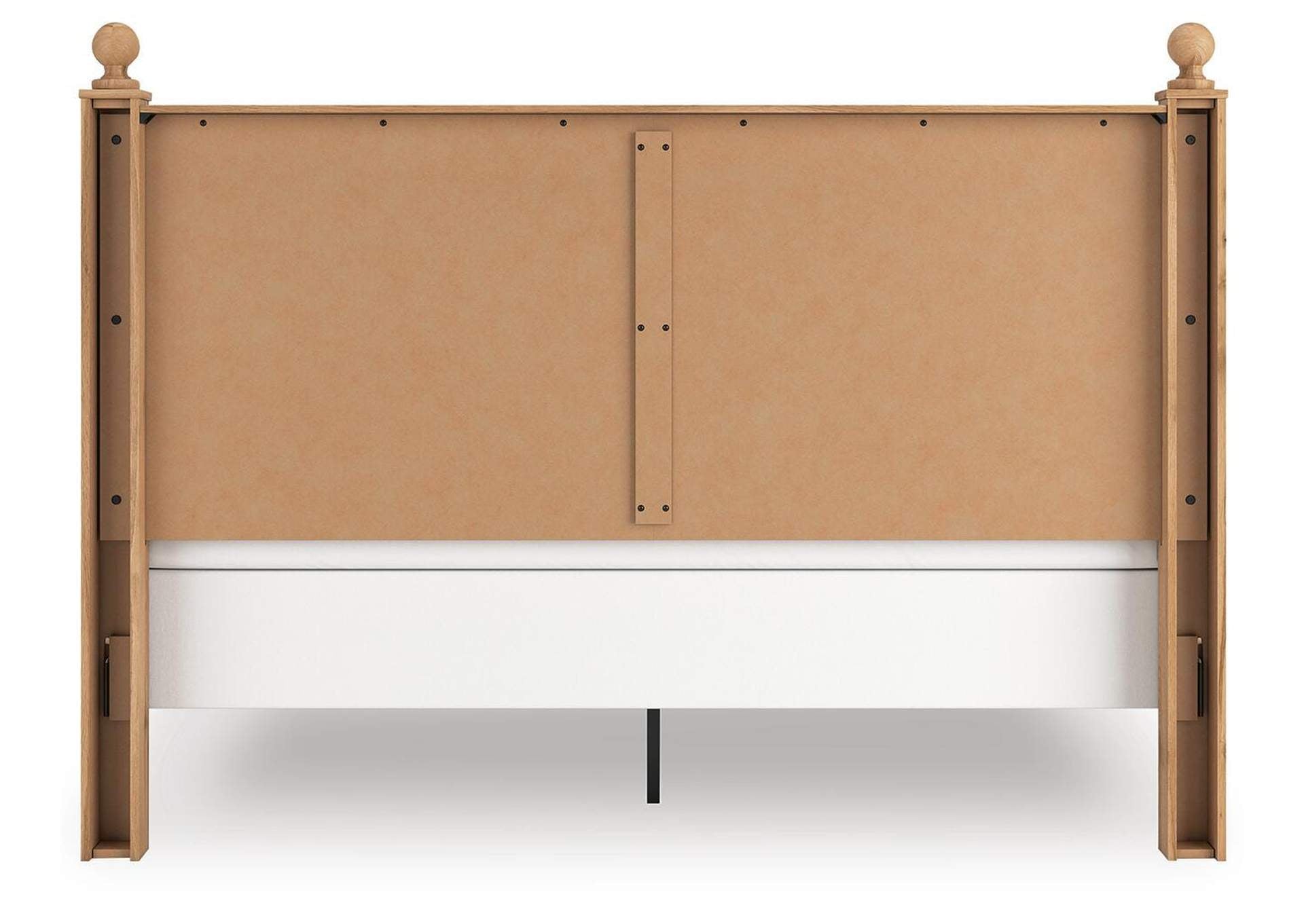 Galletyn King Panel Bed with Dresser