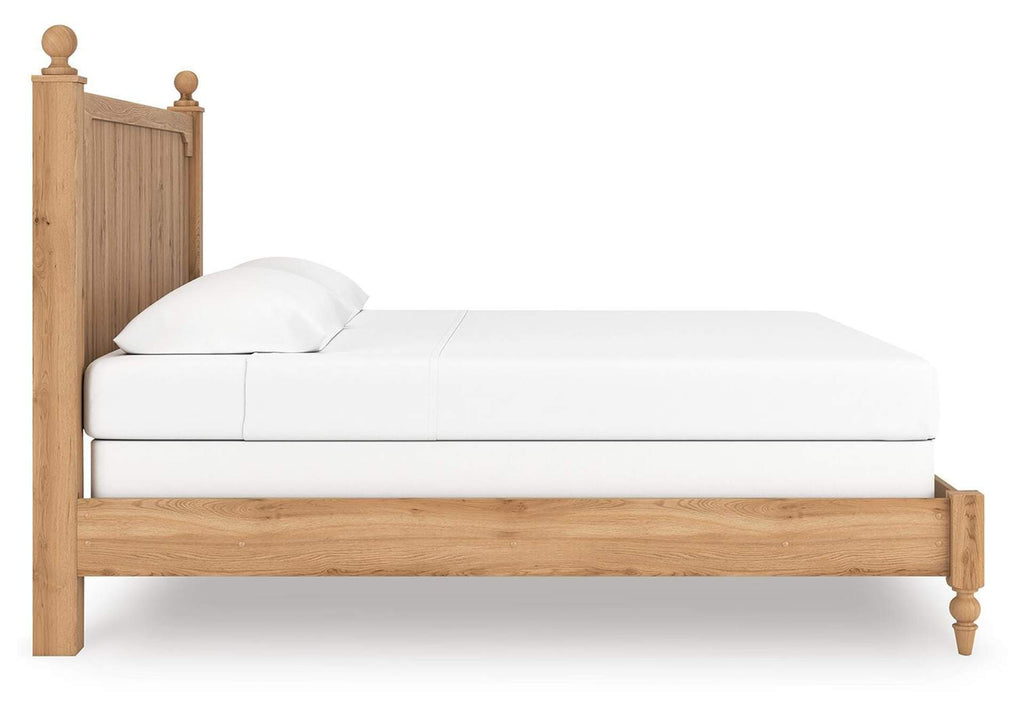 Galletyn King Panel Bed with Dresser and Nightstand side view