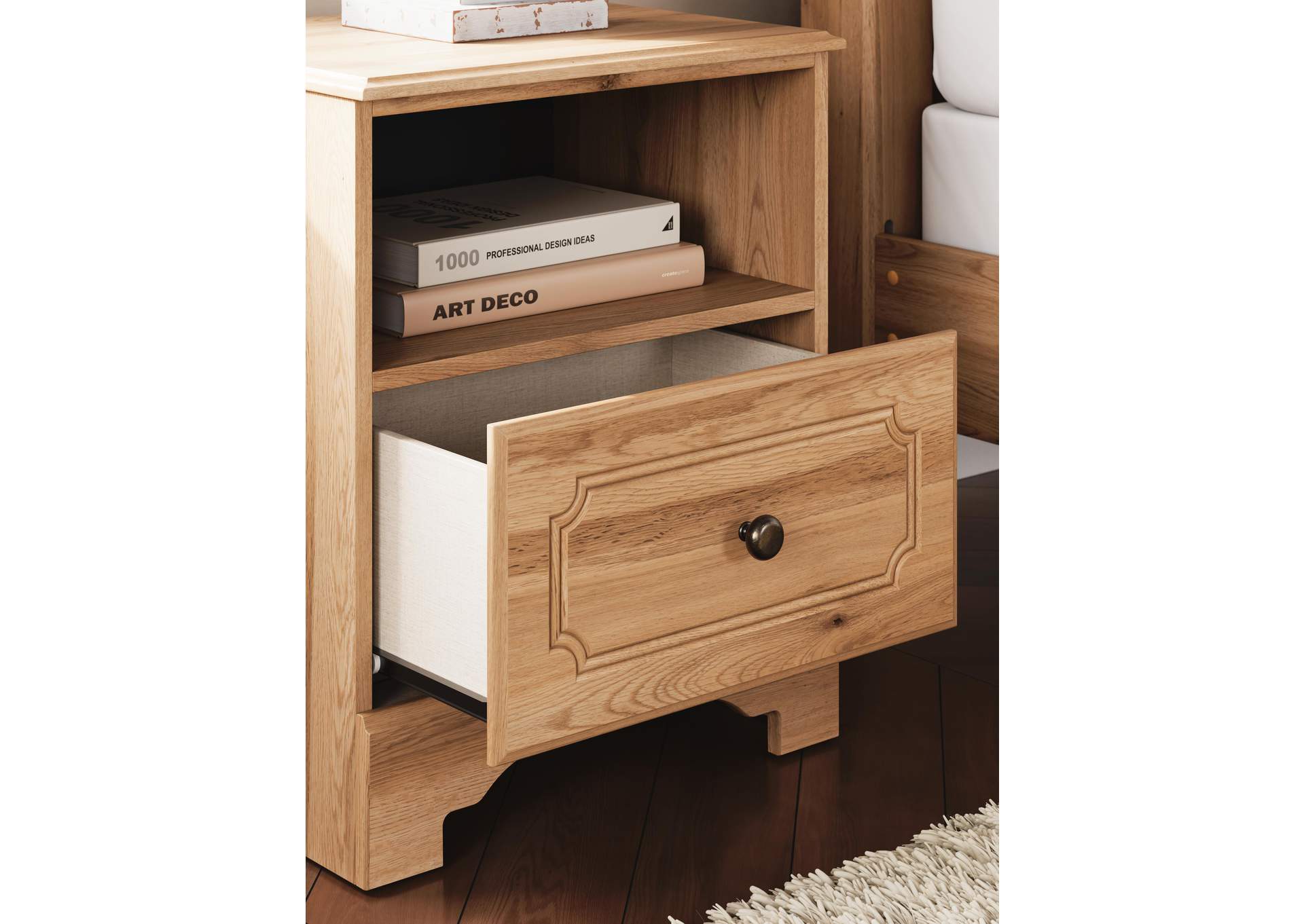 Galletyn Full Panel Bed with Chest and Nightstand detail