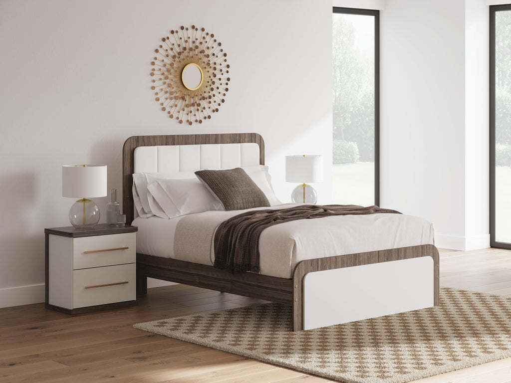 Kendanport Queen Upholstered Bed in White/Brown, alternate view 2