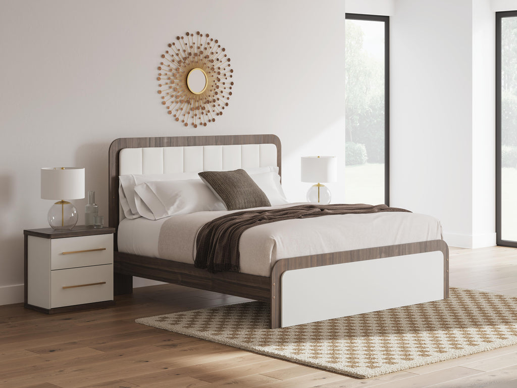 Kendanport King Upholstered Bed in White/Brown, alternate view 2