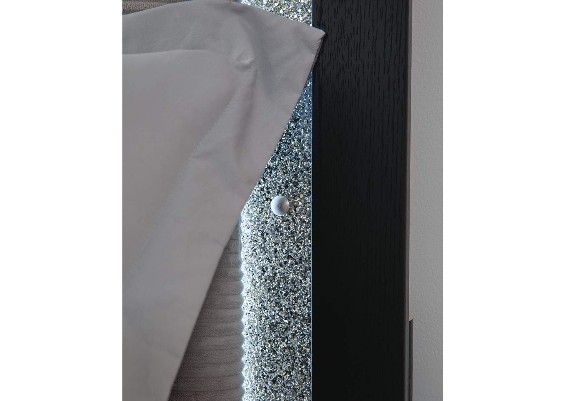 Maeling Twin Upholstered Panel Bed