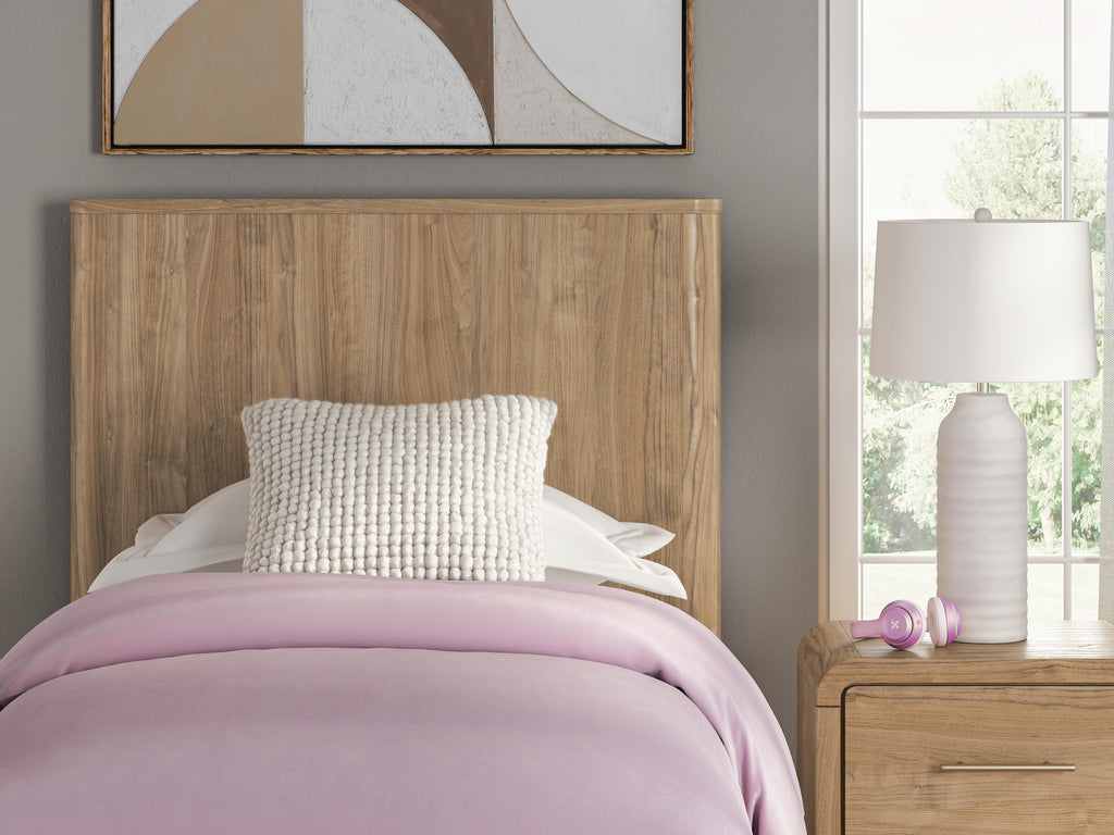 Gramburg Twin Panel Bed in Warm Natural Brown, detail view