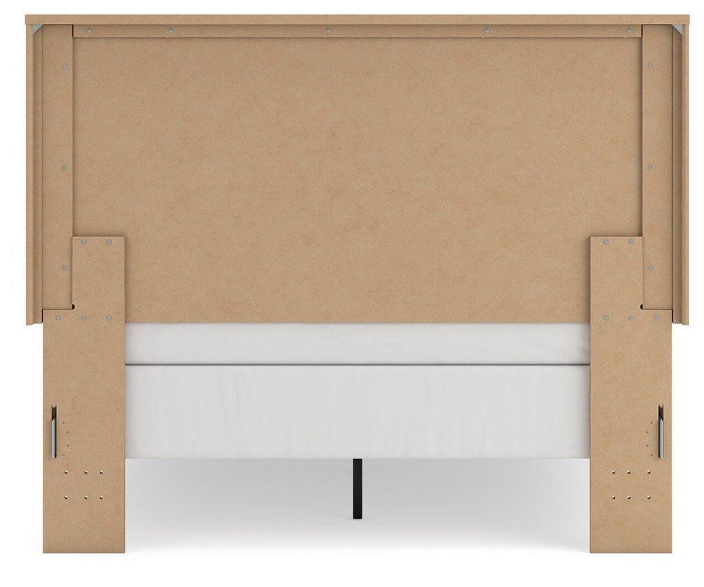 Gramburg Queen Panel Bed in Warm Natural Brown, back view
