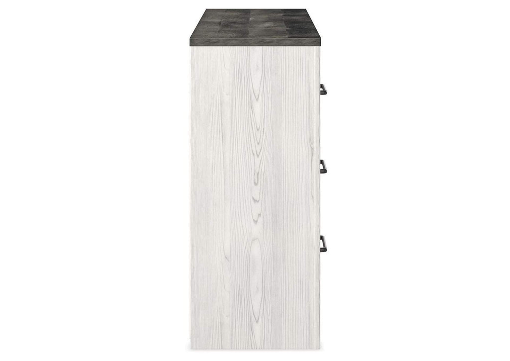 Gerridan King Panel Bed with Dresser and 2 Nightstands side view