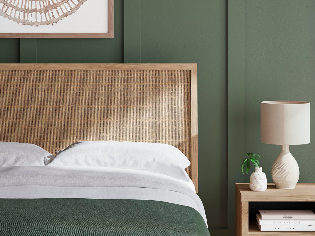 Cielden Queen Panel Bed in Two-tone, detail view