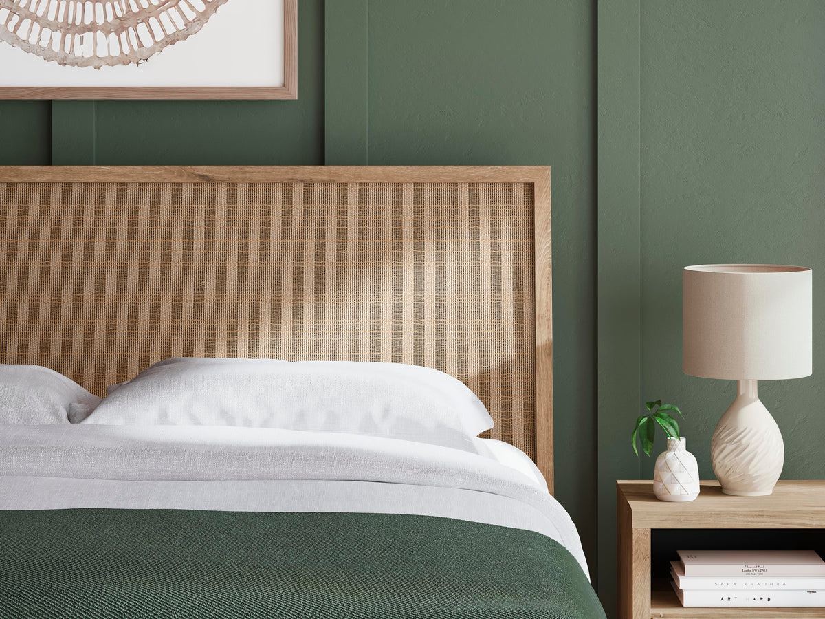 Cielden King Panel Bed in Two-tone, detail view
