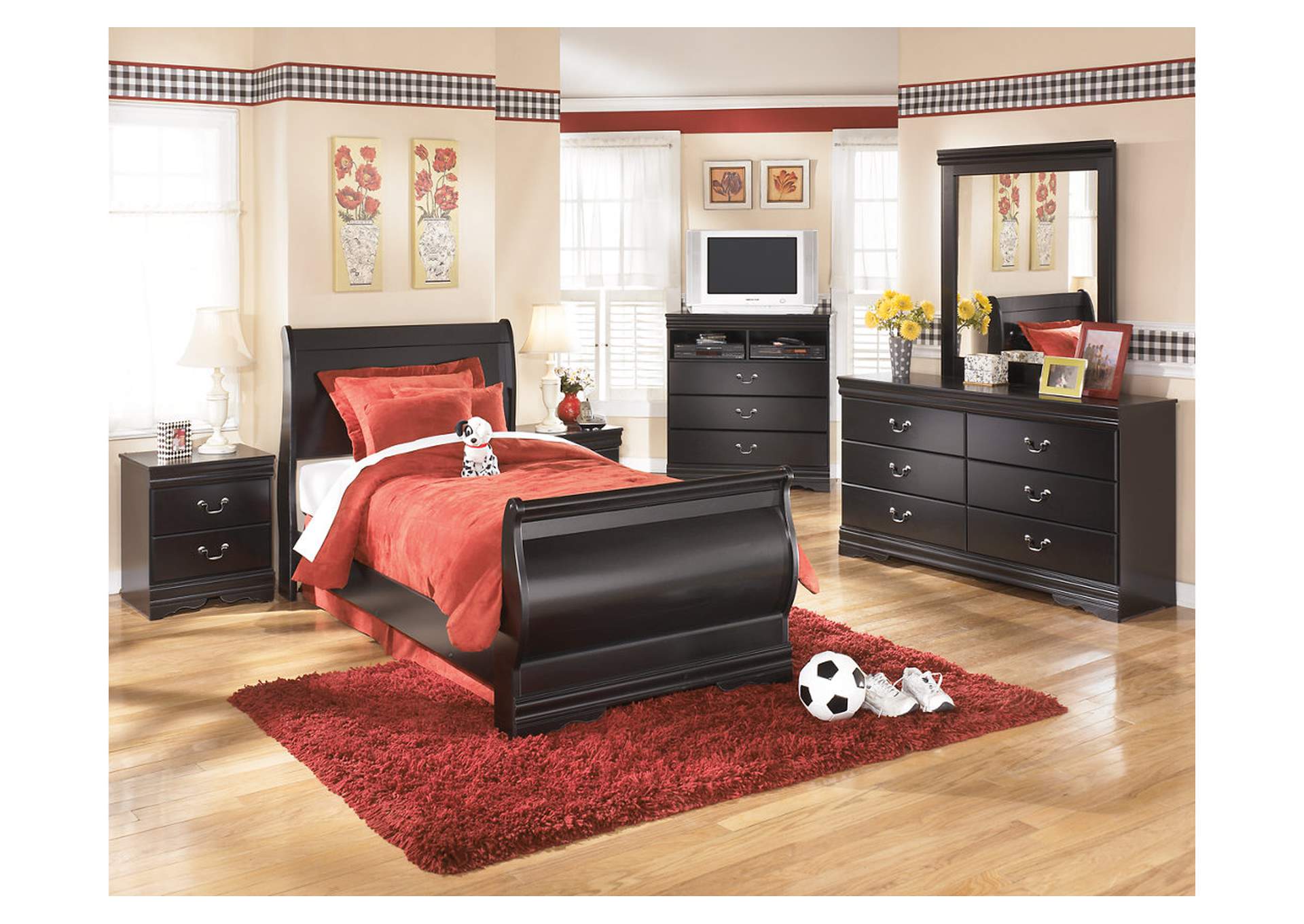 Huey Vineyard Dresser and Mirror