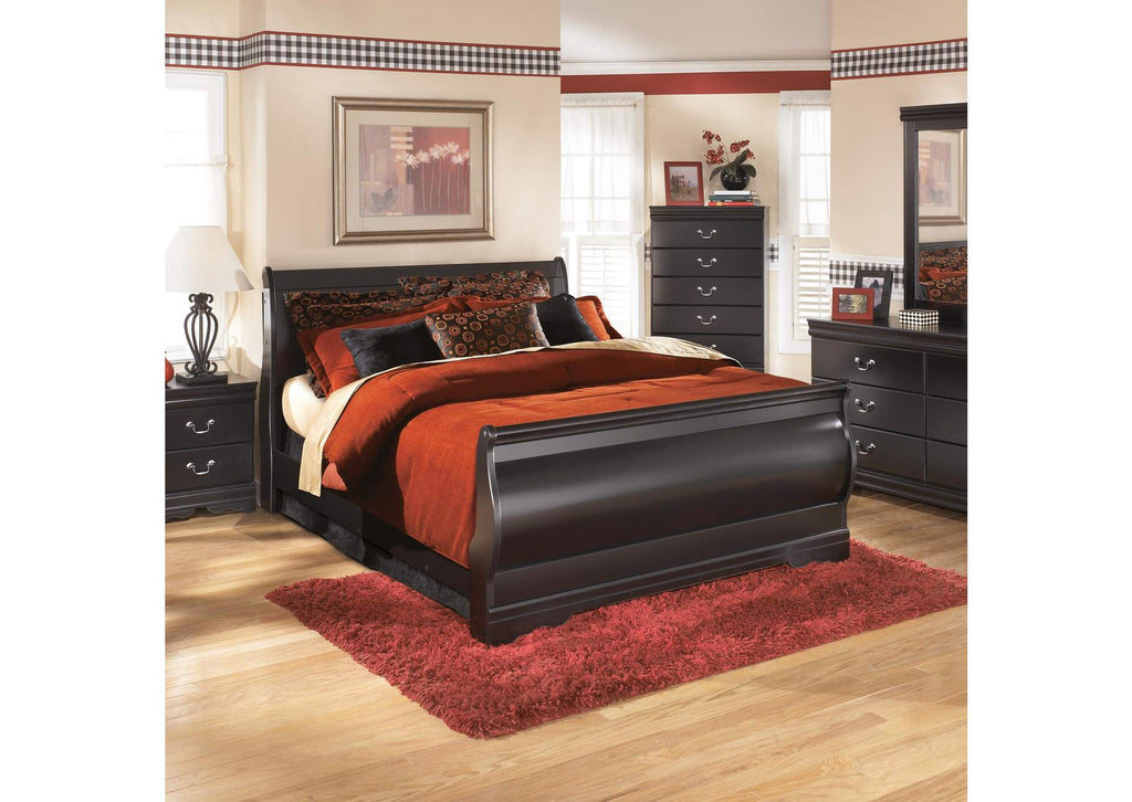 Huey Vineyard Queen Sleigh Headboard Bed with Dresser
